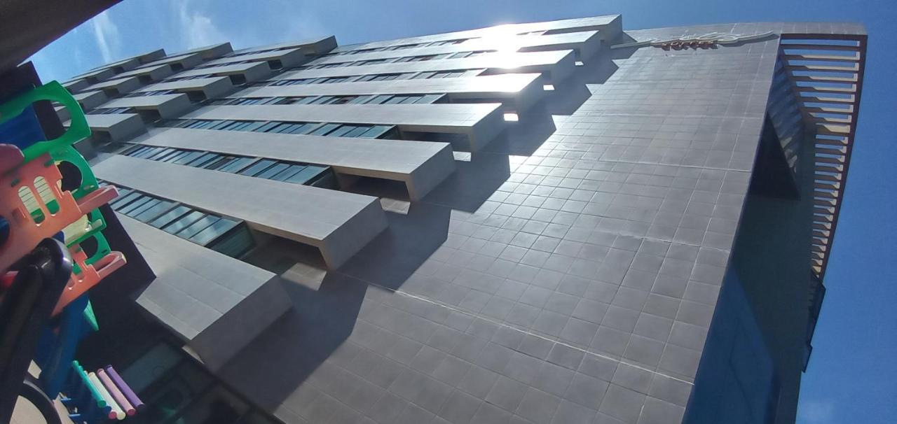 Flat Em Hotel De Luxo Beira Mar Da Grife Ritz Suites Com Vista Ampla Para Todo O Mar Da Cruz Das Almas, Jatiuca E Ponta Verde, Com Toda Estrutura De Um Hotel Lindo E Arrojado, Academia, Piscina E Muito Mais, Venha Viver Essa Experiencia Incrivel! Maceió Esterno foto