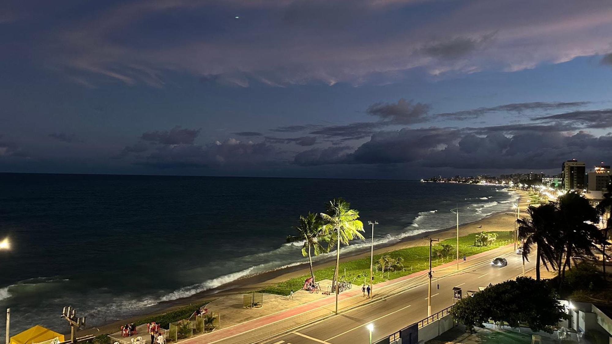 Flat Em Hotel De Luxo Beira Mar Da Grife Ritz Suites Com Vista Ampla Para Todo O Mar Da Cruz Das Almas, Jatiuca E Ponta Verde, Com Toda Estrutura De Um Hotel Lindo E Arrojado, Academia, Piscina E Muito Mais, Venha Viver Essa Experiencia Incrivel! Maceió Esterno foto